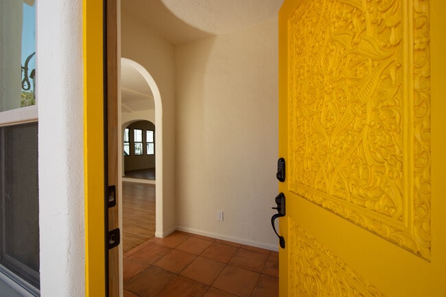 Photo - 1260 S Ridgeley Dr