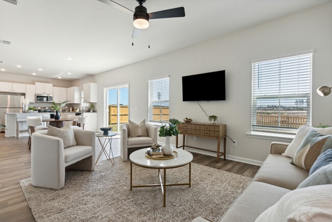 Photo - 169 Pine Crest View Dr