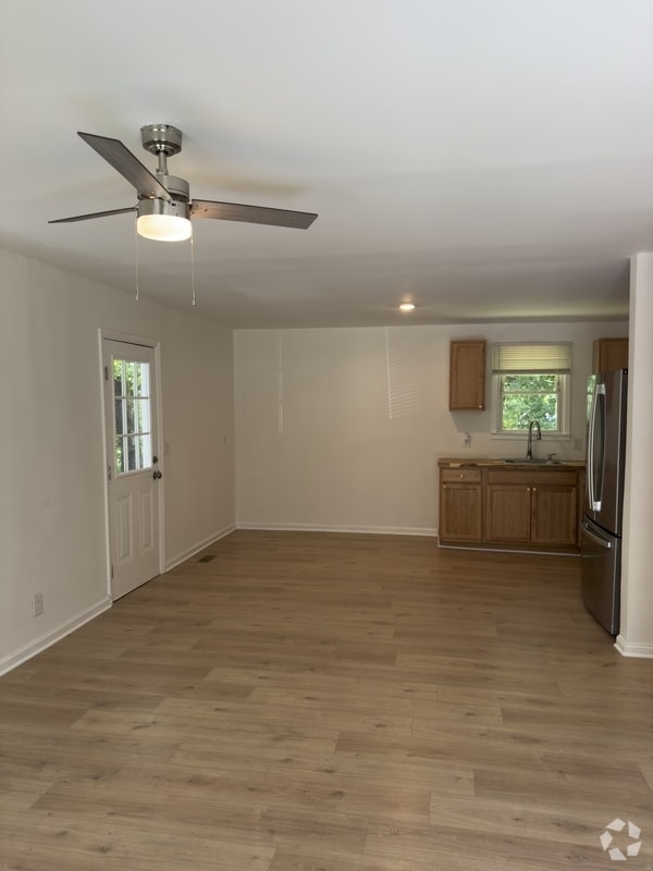 Building Photo - 610 Demoss St Rental