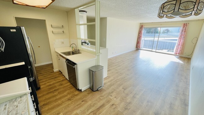 Photo - 960 Shorepoint Ct Condo Unit 113