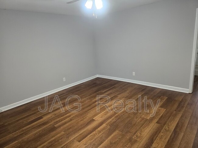 Photo - 841 Carrington Dr