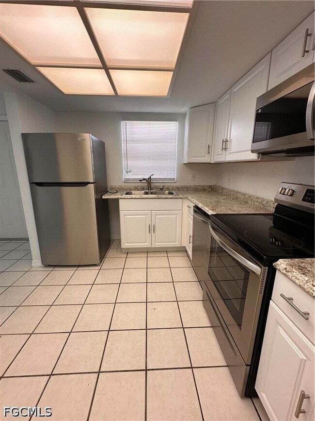 Photo - 4920 Vincennes Ct Unit 103