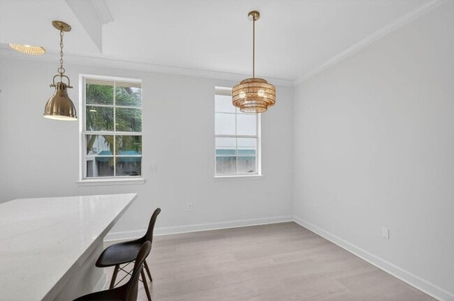 Photo - 695 Hibiscus St