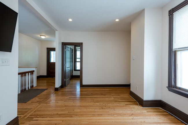 Photo - 702 State St Unit 1