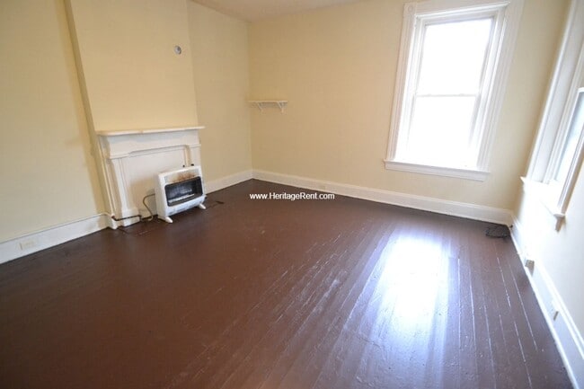 Photo - 1042 Marshall Ave Unidad 1042 Marshall Avenue 2nd FL Rear