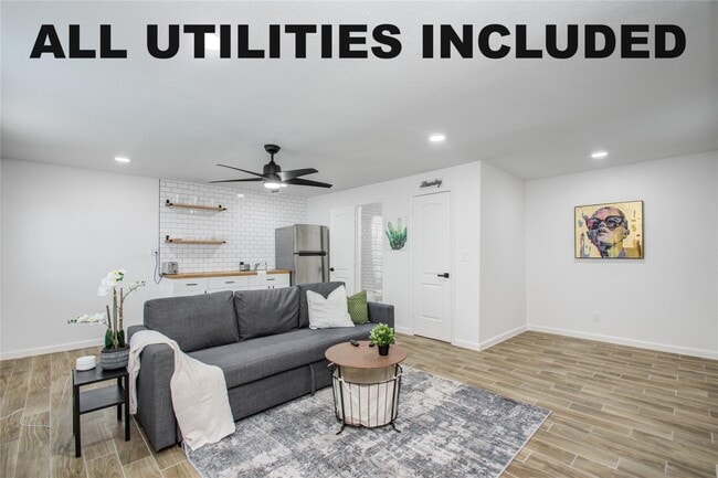 Building Photo - 1924 Chapman St Unit C