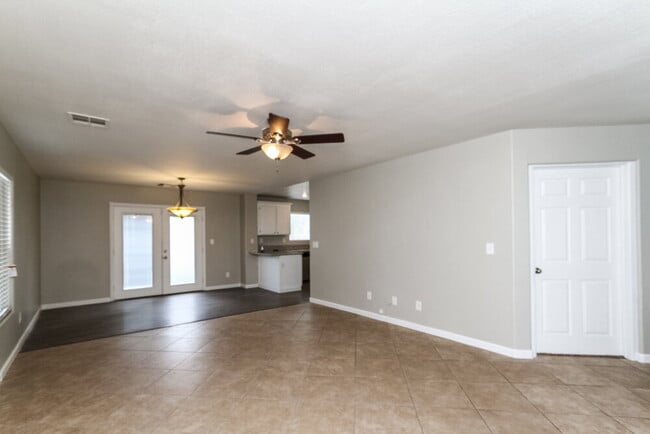 Photo - 10252 Nolinas St