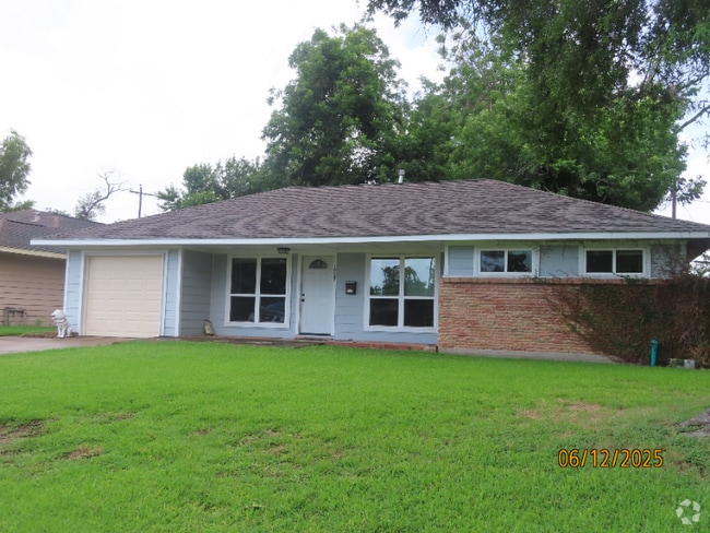 Building Photo - 10347 Duncum St Rental