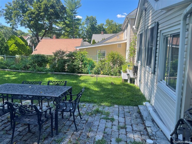 Photo - 16 Taxter Rd