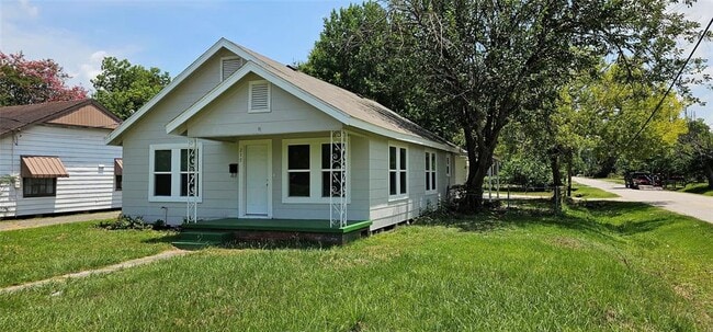 Building Photo - 215 San Jacinto St Rental