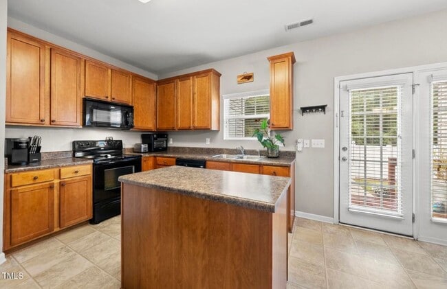 Photo - 619 Laurens Way Unidad 619 Laurens Way