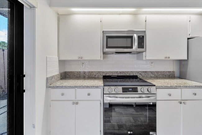 Photo - 557 Green Springs Pl