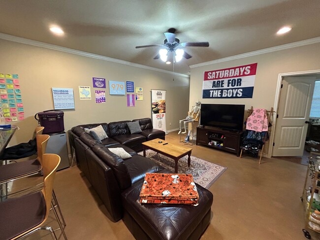 Photo - 3501 General Pkwy