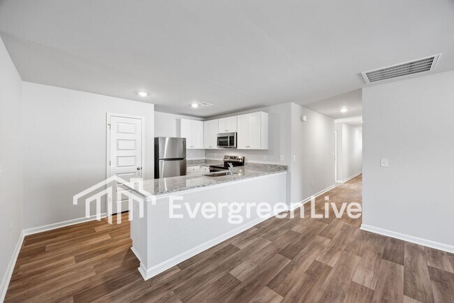 Photo - 1716 King Oaks Lp