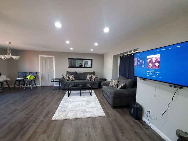 Photo - Charming 3-Bedroom Retreat in Westlake!