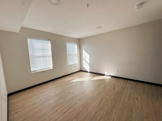 Photo - New! Beautiful 1 Bed, 1 Bath Apartment in PRIME location! Furnished & Unfurnished Options Available! Unit 2010-205