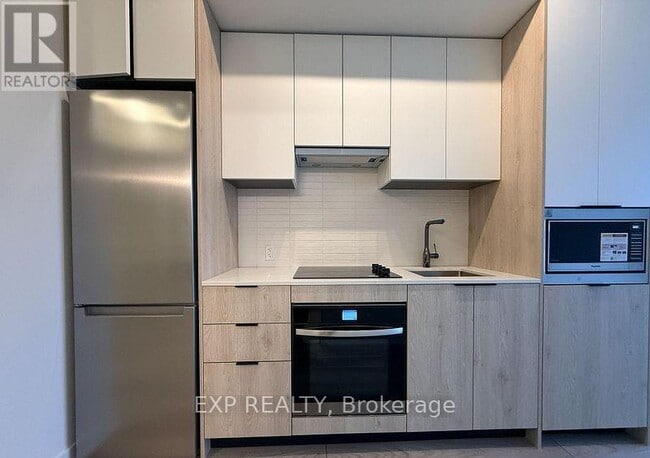 Photo - 1007 The Queensway Unité 505