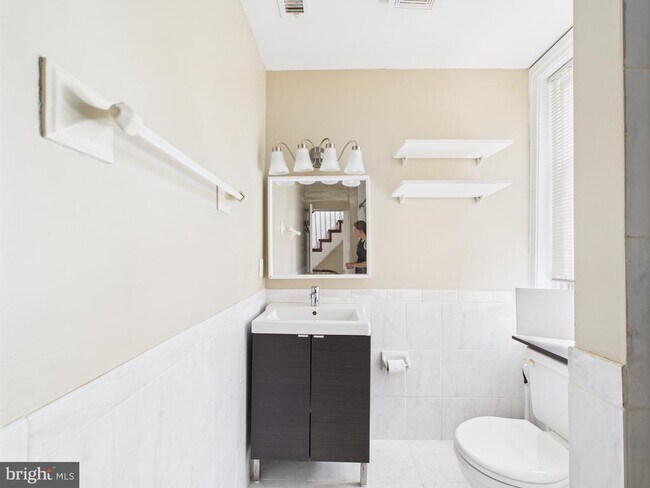 Photo - 3829 Hamilton St