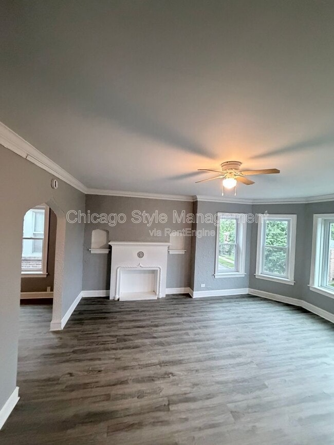 Building Photo - 10625 S Calumet Ave Unit 3