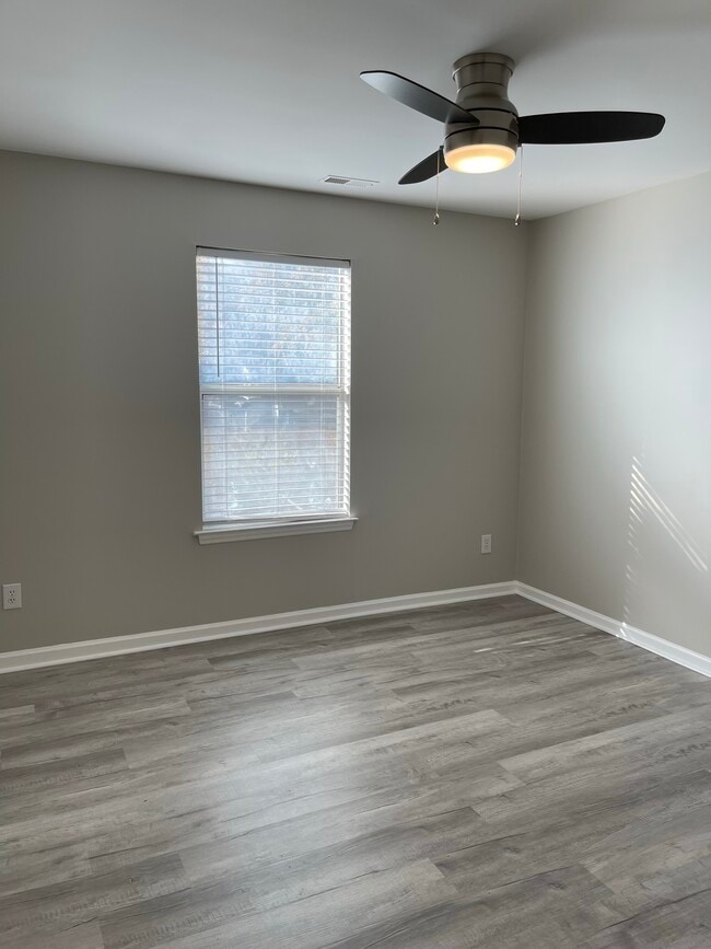 Photo - 404 Huntington Park Dr