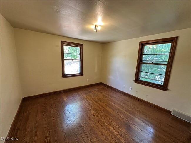 Photo - 28 W Boston Ave