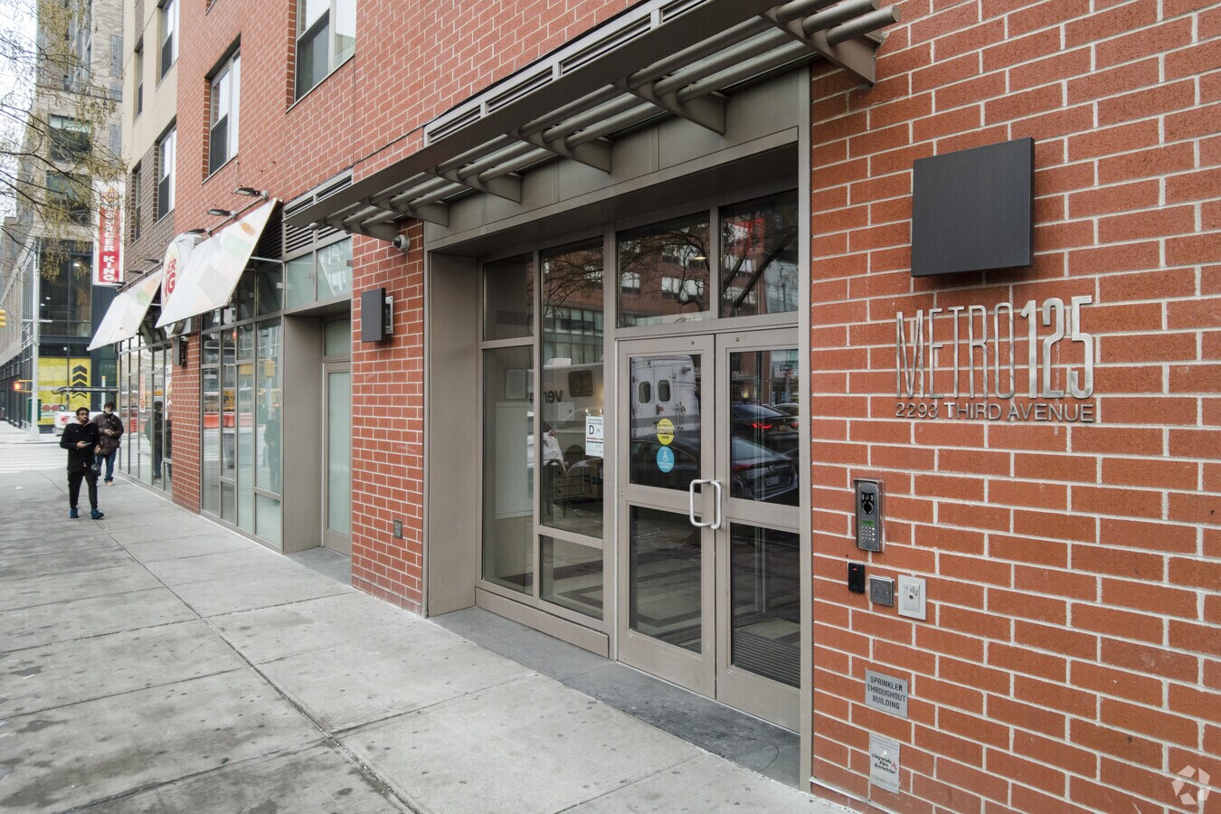 Entrada - Metro 125 Apartments