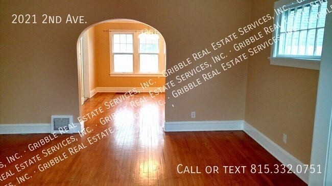 Photo - 2021 2nd Ave