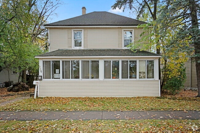 Building Photo - 956 Chestnut St Rental