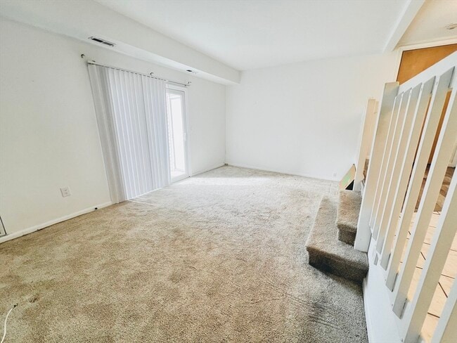 Photo - 110 Burkhall St Unit O