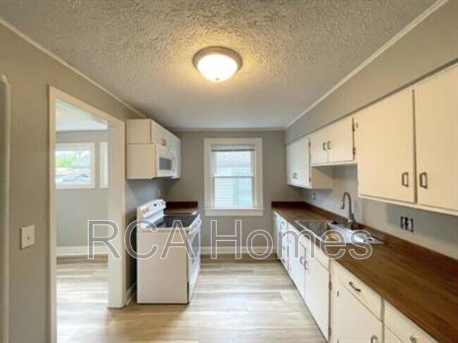 367 S Grand Ave