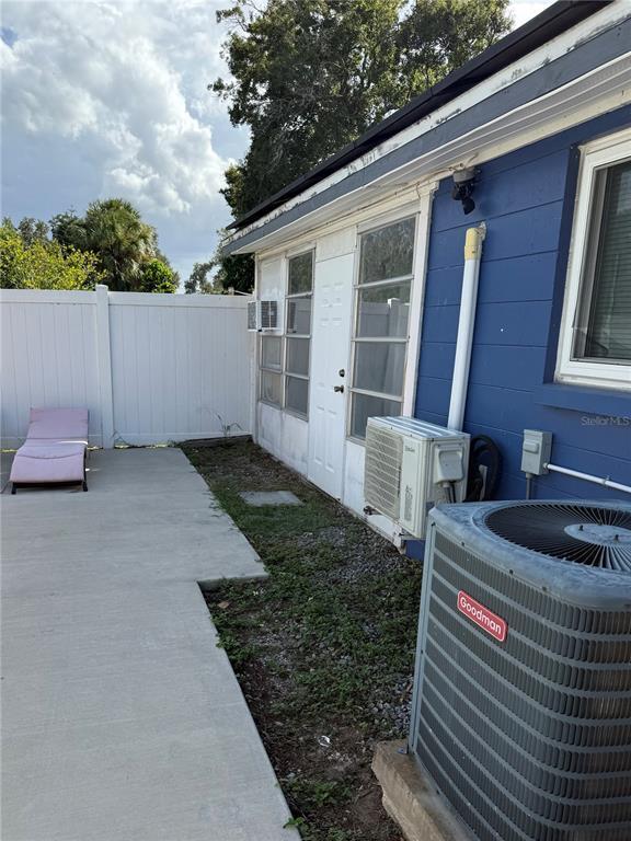 Photo - 2113 E Lumsden Rd