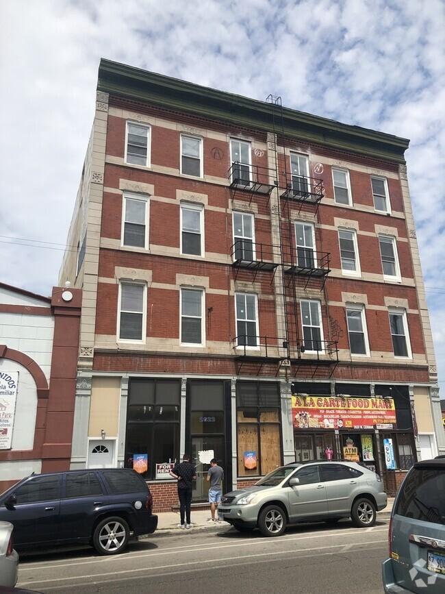 Building Photo - 2620 W Cermak Rd Rental
