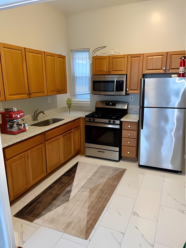 Photo - 1330 W Lombard St