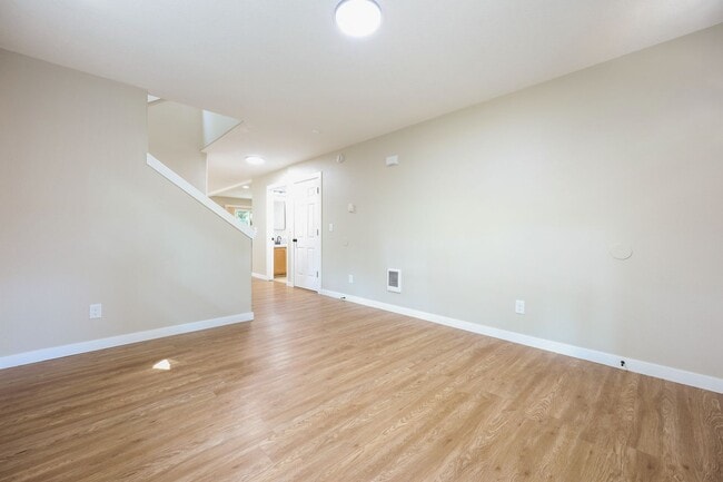 Photo - 117 SE 129th Ave