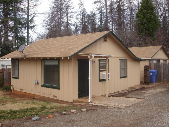 Building Photo - 5773-B Stratton Ln Unit A