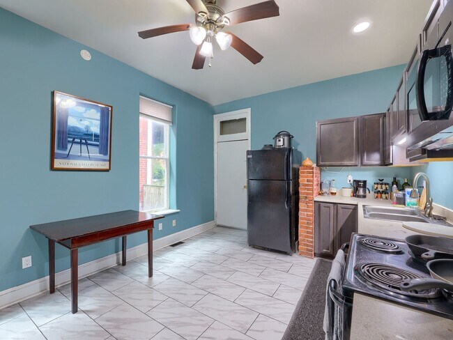 Photo - 1640 N 3rd St Unidad 1