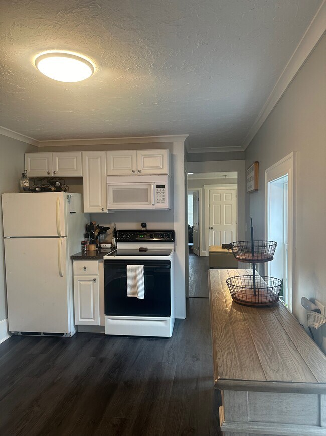 Kitchen - 14 Central St Unit 2