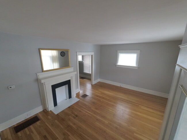 Living Room View 1 - 1032 W 30th St Apartment Unit 1032 W 30th