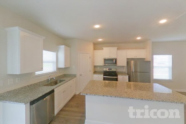 2402 Valverde Wy