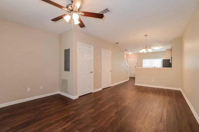 Photo - 1141 Purdue Ln