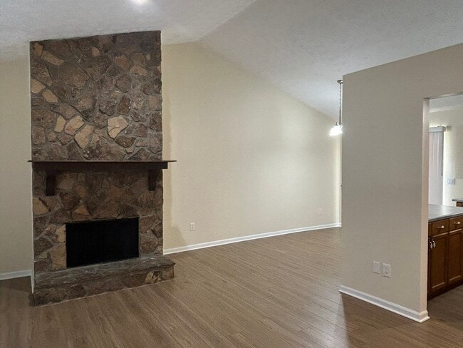 Building Photo - 5538 Summer Ln