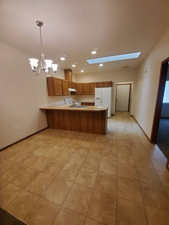 Photo - 1729 W Bemis St