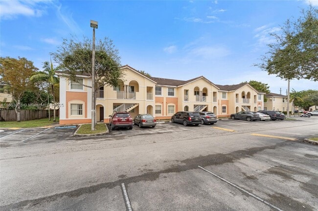 Building Photo - 1651 SE 28th Ct Unit 201 Rental