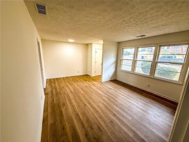 Photo - 6485 Carolyn Ct