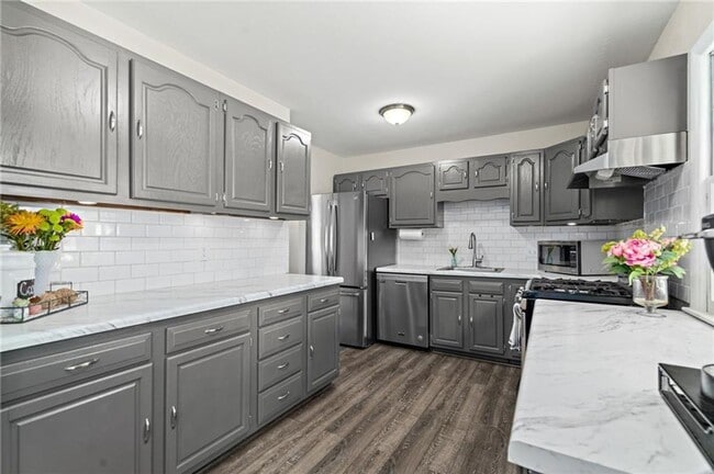 Photo - Adorable Three Bedroom Ranch in Overland Parkh