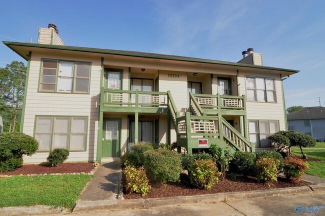 Building Photo - 12104 Carriage Ct SE Unit A