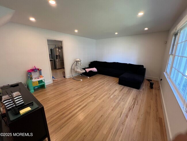 Photo - 534 Apple Dr