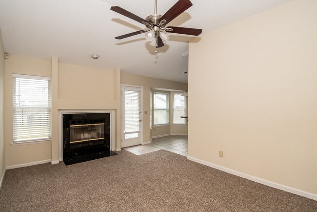 Photo - 407 Rolling Rock Ct