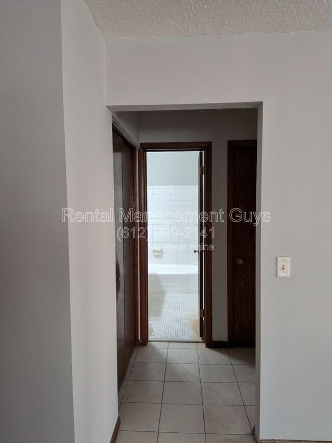 Photo - 3841 N Thomas Ave Unit 2