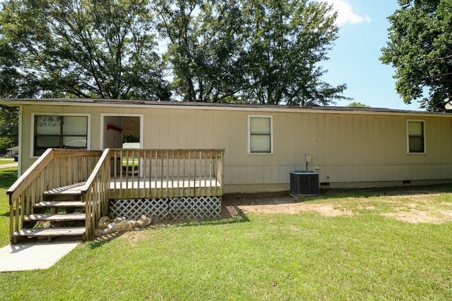 Photo - Cute Home Close to Town